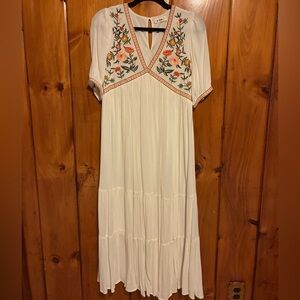 Dress from Lulus! Worn once, hemmed for 5’3” 🤍🤍